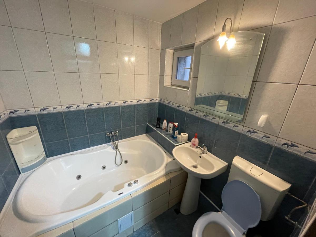 Appartamento Apartament Magnolia, Piata Gorjului- Metrou Bucarest Esterno foto
